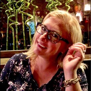 Meet your Posher, Carrie